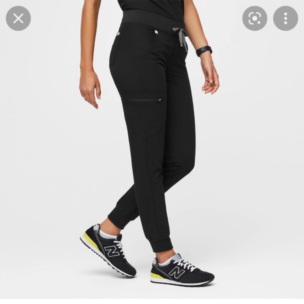 Figs Black jogger Zamora scrub pants